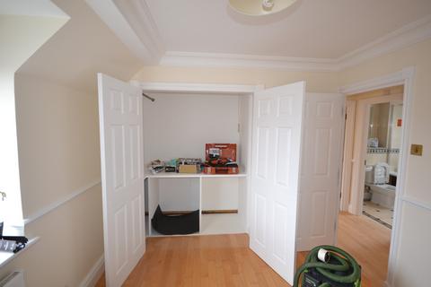 2 bedroom flat to rent, Heathfield Park Drive, Chadwell Heath