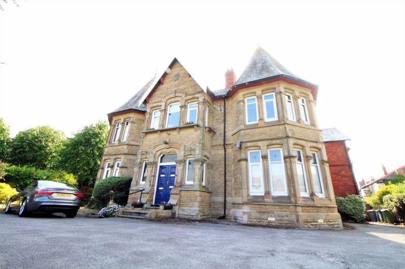Hilbre Road, West Kirby 2 bed apartment £190,000