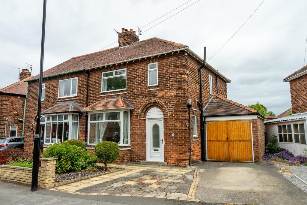 Melrosegate, York 3 bed semidetached house £250,000