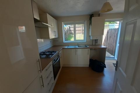 2 bedroom terraced house to rent, Meadow Way, Caerffili, CF83 1TF