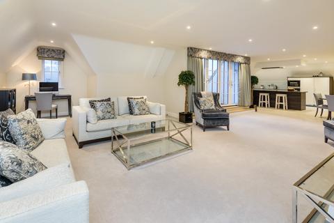 2 bedroom penthouse to rent - North Park, Gerrards Cross