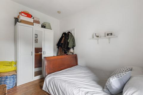 2 bedroom flat to rent, Mortimer Road, Kensal Rise, NW10