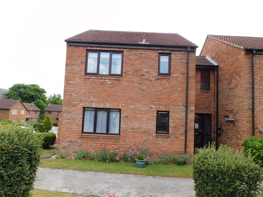 Peakes Croft, Bawtry, Doncaster, DN10 6RJ 1 bed ground floor flat £78,000