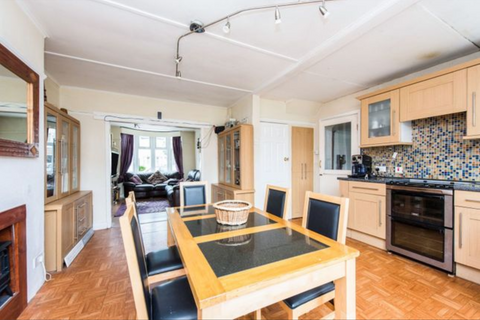 4 bedroom semi-detached house to rent, Waverley Avenue
