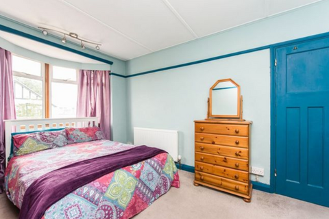4 bedroom semi-detached house to rent, Waverley Avenue