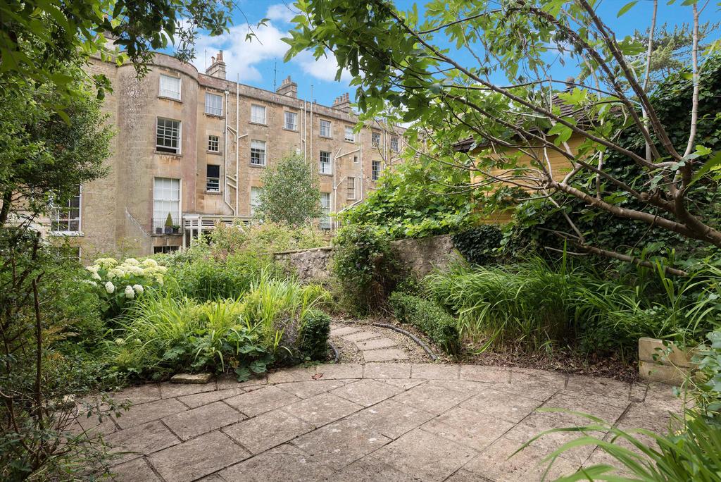 Sion Hill Place, Bath, Somerset, BA1 2 bed flat £999,000