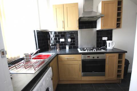 2 bedroom terraced house to rent, Walford Mount, Leeds, West Yorkshire, LS9