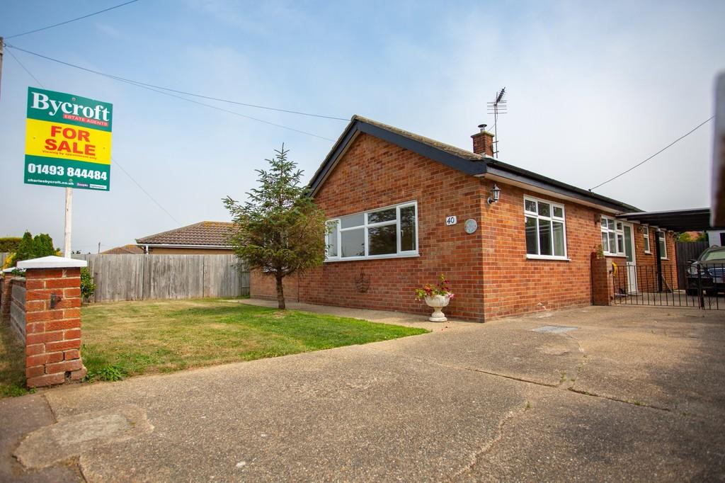 California Avenue, Scratby 3 bed detached bungalow £274,000