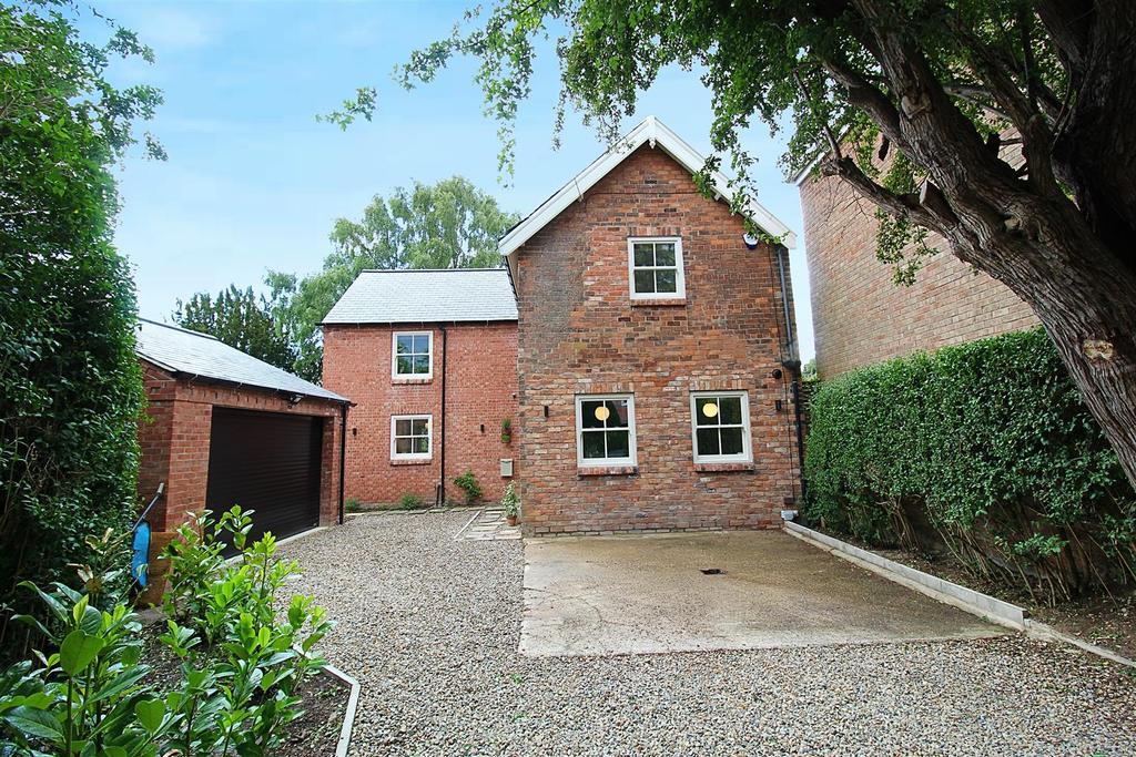 Davenport Avenue,Hessle 4 bed detached house £450,000