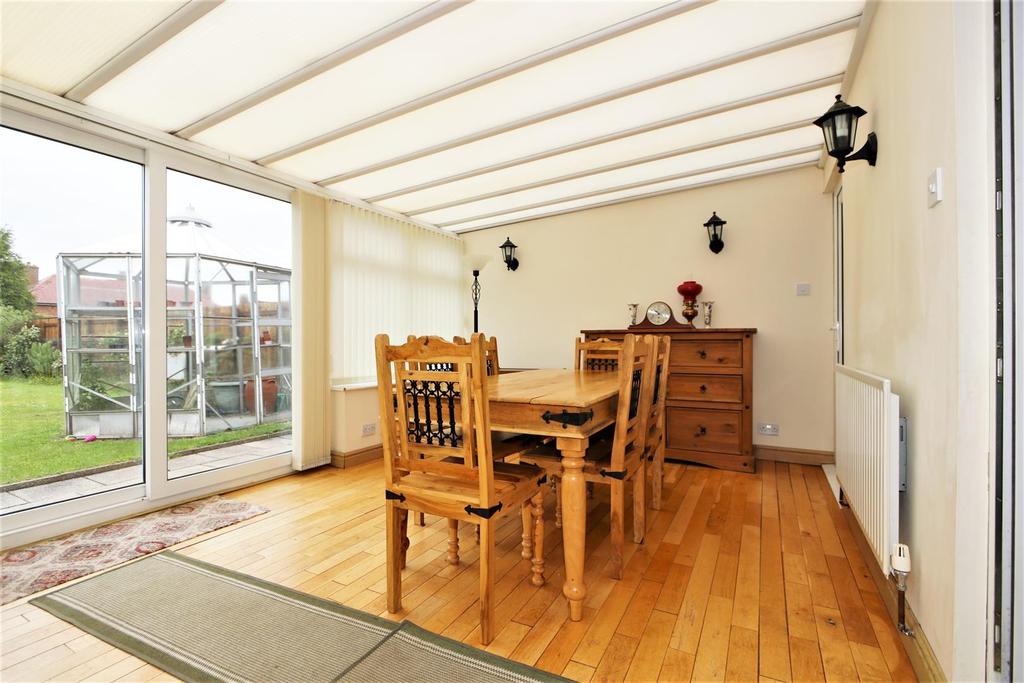 Atkinson Road, AshbyDeLaZouch, LE65 2LA 3 bed semidetached house
