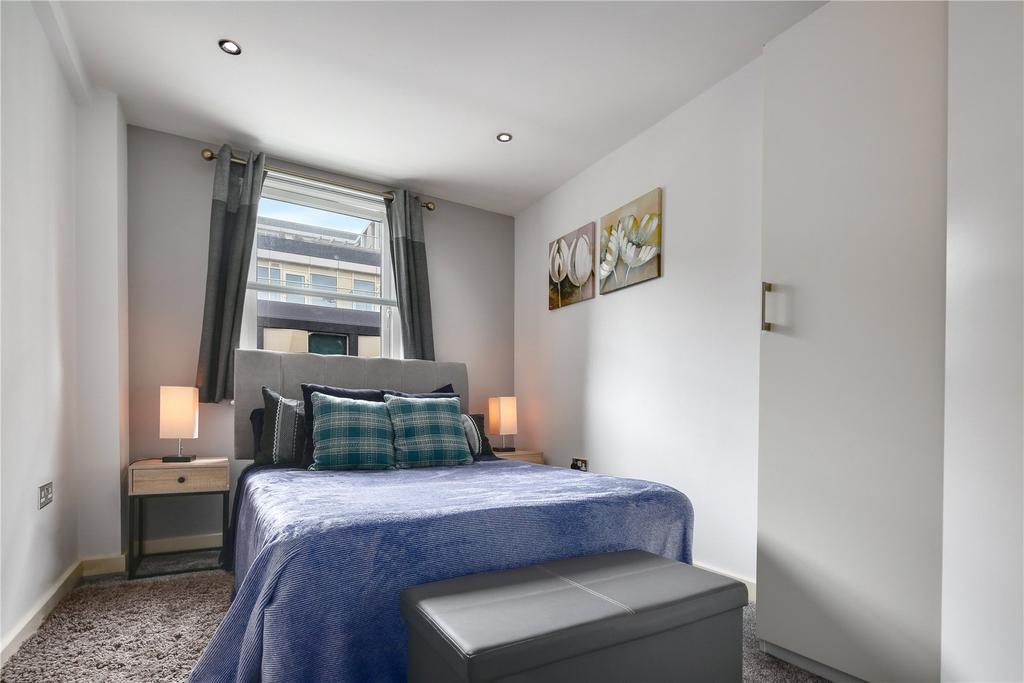 Apartment in London - More