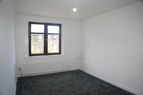 3 bedroom flat to rent, Drum Road, Kelty, KY4