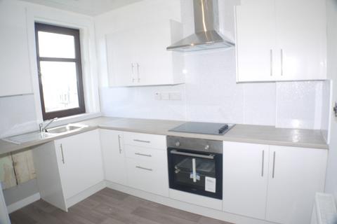 3 bedroom flat to rent, Drum Road, Kelty, KY4