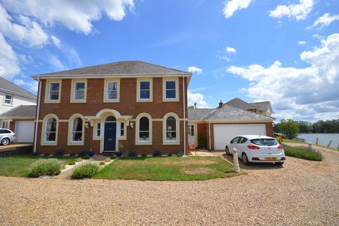 4 bedroom detached house to rent, Sheerwater, Aylesbury