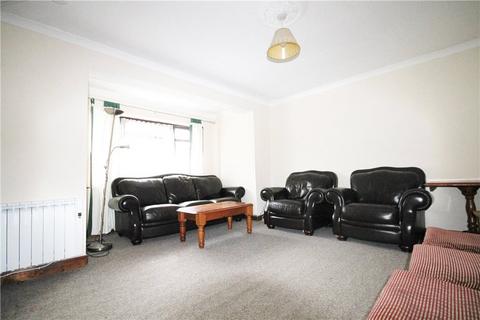 3 bedroom terraced house to rent, Kingsley Avenue, Englefield Green, Surrey, TW20