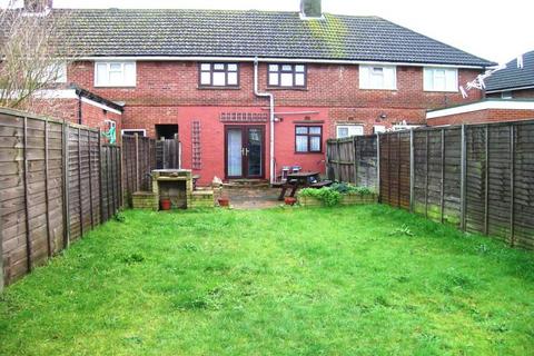 3 bedroom terraced house to rent, Kingsley Avenue, Englefield Green, Surrey, TW20