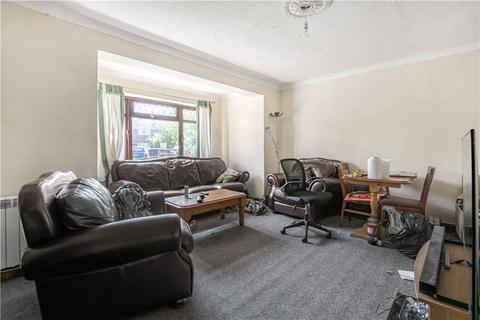 3 bedroom terraced house to rent, Kingsley Avenue, Englefield Green, Surrey, TW20