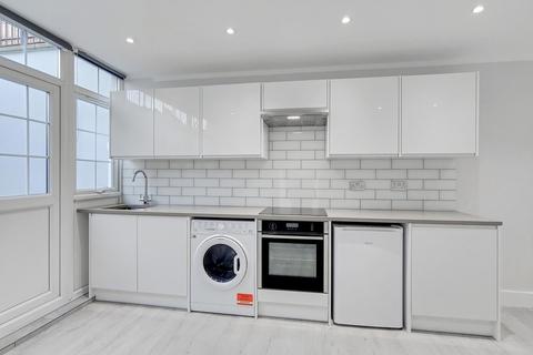 Apartment to rent, Beechcroft Avenue Avenue, London
