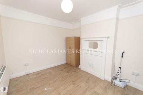 undefined, The Broadway, High Road, Wood Green, London N22