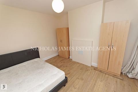 undefined, The Broadway, High Road, Wood Green, London N22