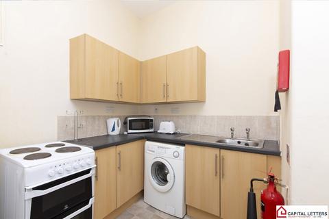 3 bedroom flat to rent, King Street, Stirling FK8
