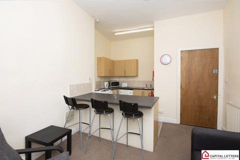 3 bedroom flat to rent, King Street, Stirling FK8