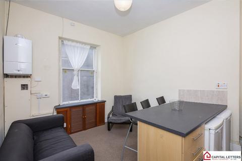 3 bedroom flat to rent, King Street, Stirling FK8