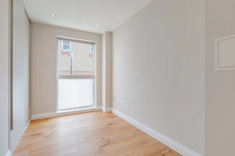 3 bedroom flat to rent, 640 Holloway road, Archway