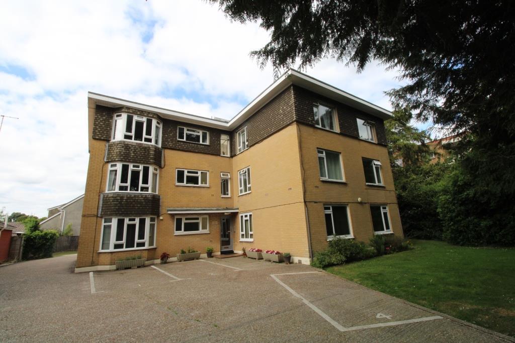 Richmond Park Road, Charminster, Bournemouth BH8 2 bed flat to rent £
