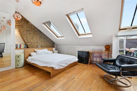 3 bedroom maisonette to rent, Powis Gardens, London