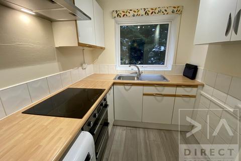 2 bedroom maisonette to rent, East Street, Epsom KT17
