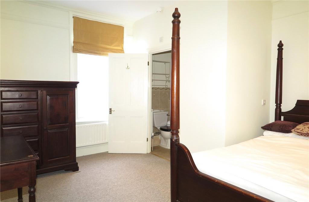 Firgrove Hill, Farnham, Surrey, GU9 1 bed in a house share to rent £670 pcm (£155 pw)
