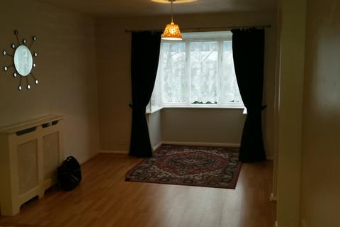 2 bedroom flat to rent, Southall, UB2