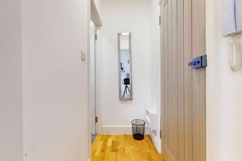 Studio to rent, Ifield Road, Chelsea SW10