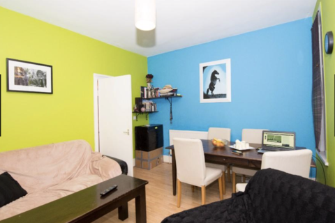 2 bedroom flat to rent - shelly avenue, east ham E12