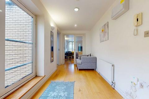 2 bedroom flat to rent - Lexham Gardens, Kensington W8