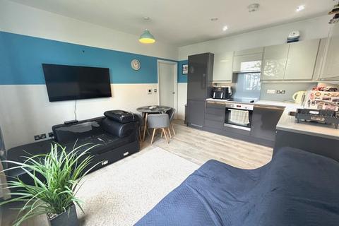 1 bedroom flat to rent, East Terrace, Six Hills House, Kings Road, Stevenage