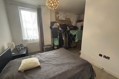 1 bedroom flat to rent, East Terrace, Six Hills House, Kings Road, Stevenage