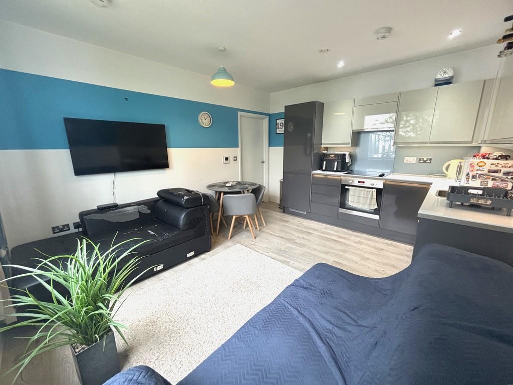 Living/dining area