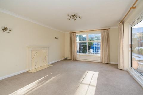 3 bedroom terraced house to rent, West Common Close, Gerrards Cross, Buckinghamshire