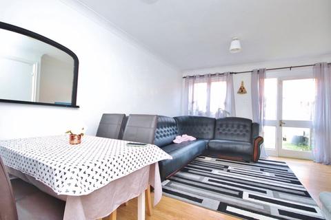 3 bedroom terraced house to rent - Thomas Cribb Mews, London