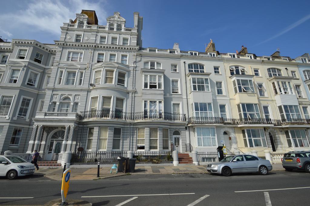 Eversfield Place, St Leonards on Sea, East Sussex, TN37 6BY 3 bed flat
