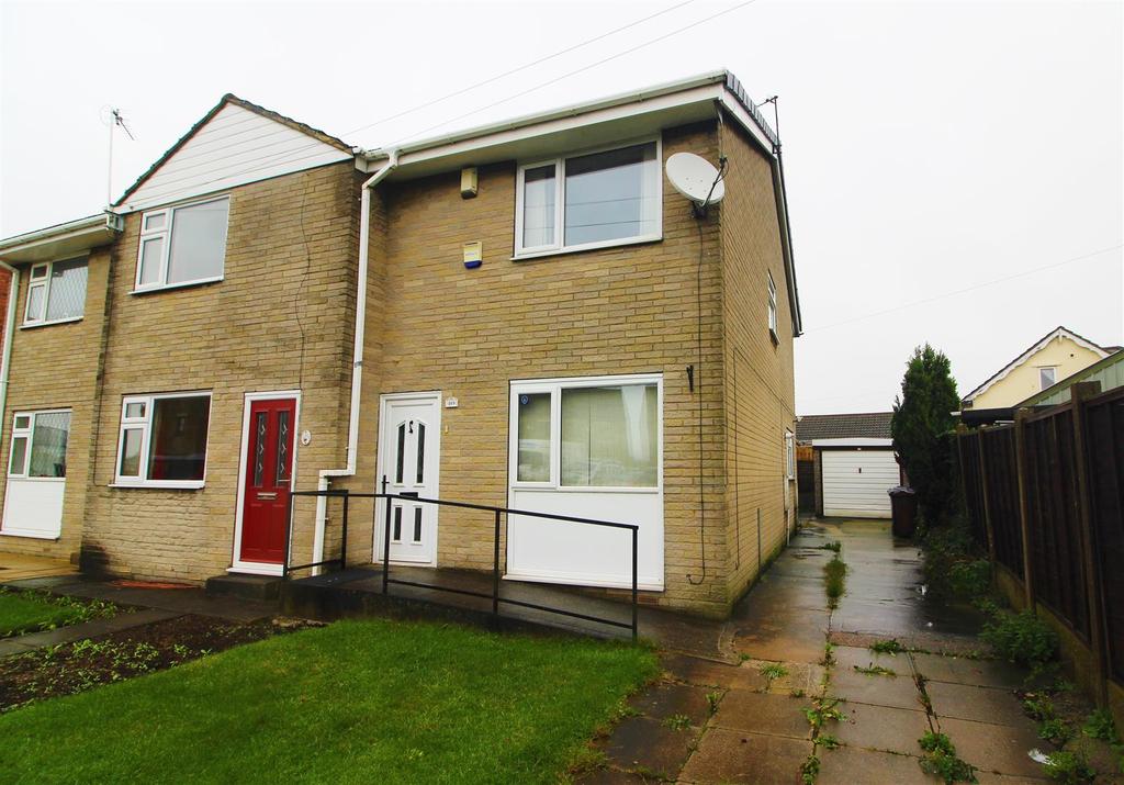 High Street, Royston, Barnsley, S71 4RR 3 bed end of terrace house £