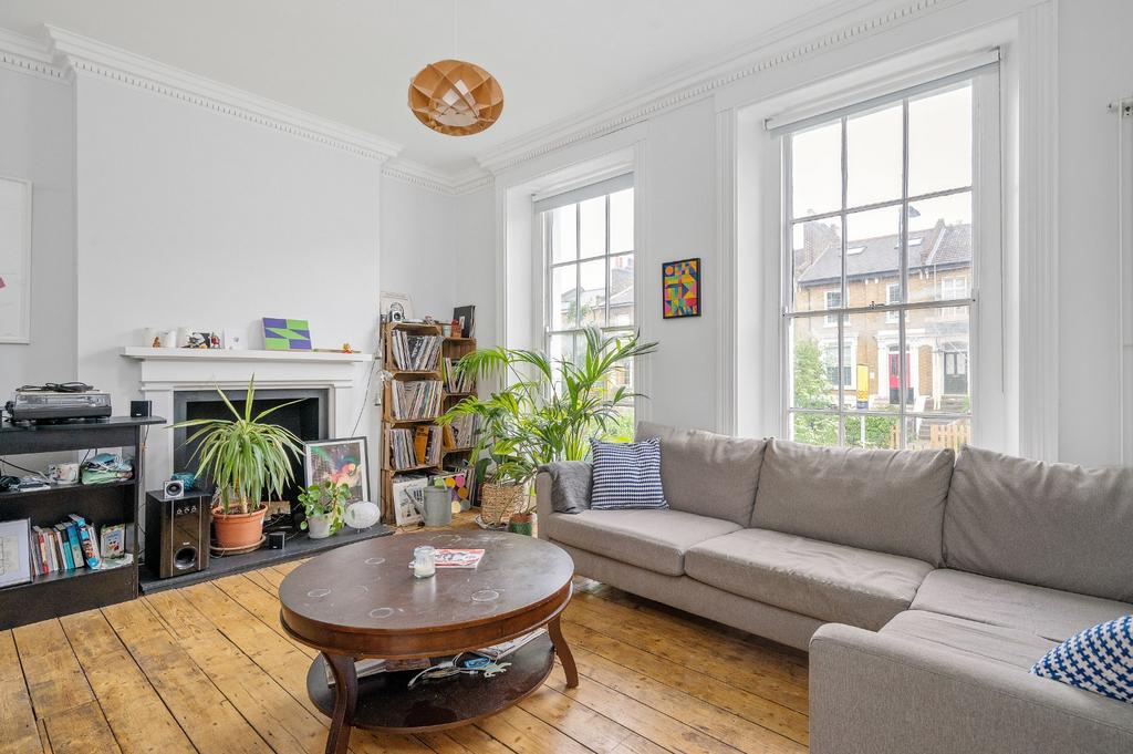 Parkholme Road, Hackney, London, E8 4 bed house £4,983 pcm (£1,150 pw)
