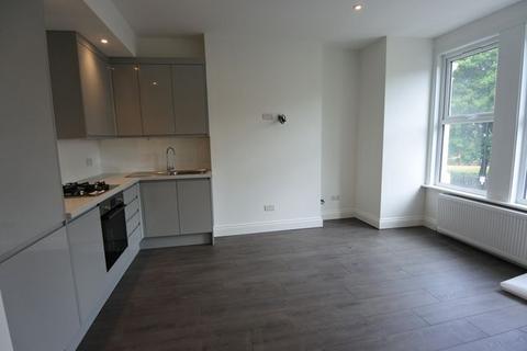 2 bedroom flat to rent - MIDLAND TERRACE, NORTH ACTON, LONDON NW10