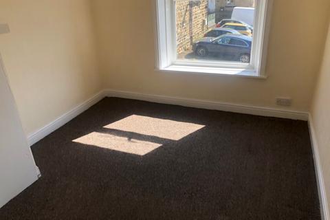 2 bedroom terraced house to rent, Wensleydale Parade, BATLEY, West Yorkshire