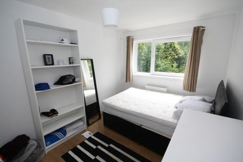3 bedroom flat to rent, Castlevale, Cornton, Stirling, FK9