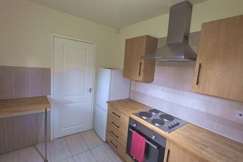 3 bedroom semi-detached house to rent, Brook Road, Manchester M14