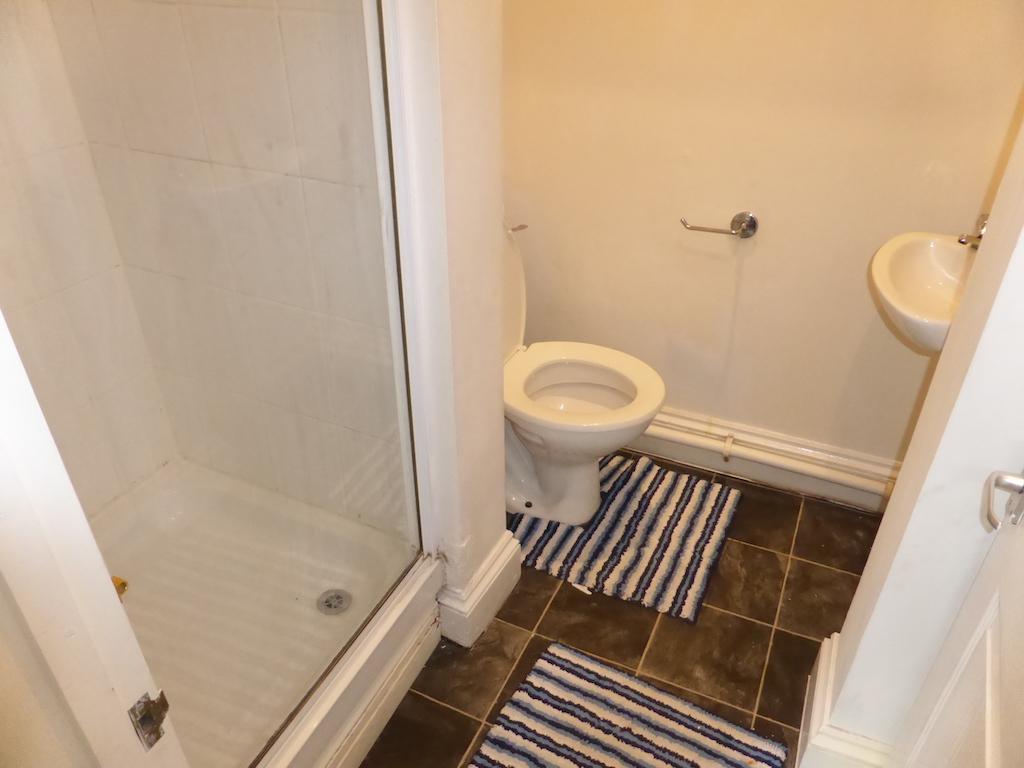 Ensuite shower room