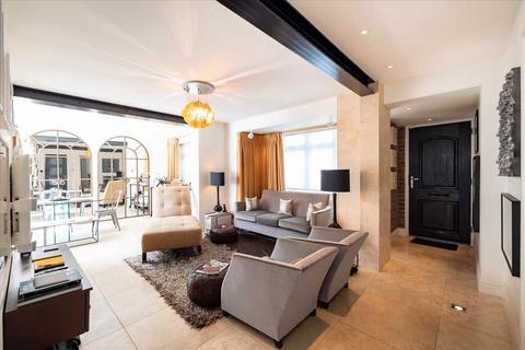 4 bedroom detached house for sale, Acacia Close, Stanmore